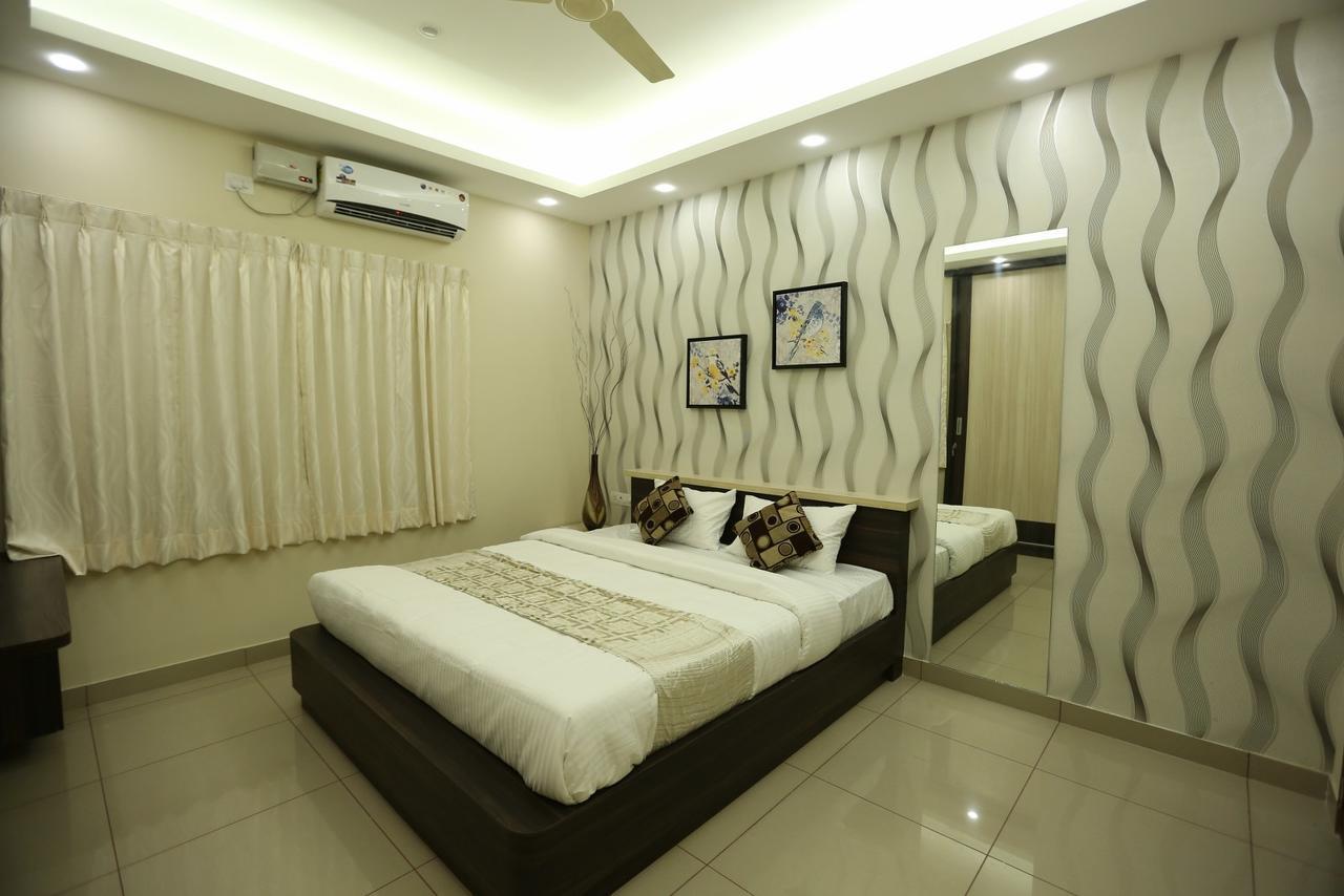 Benaka Suites Bangalore Bagian luar foto