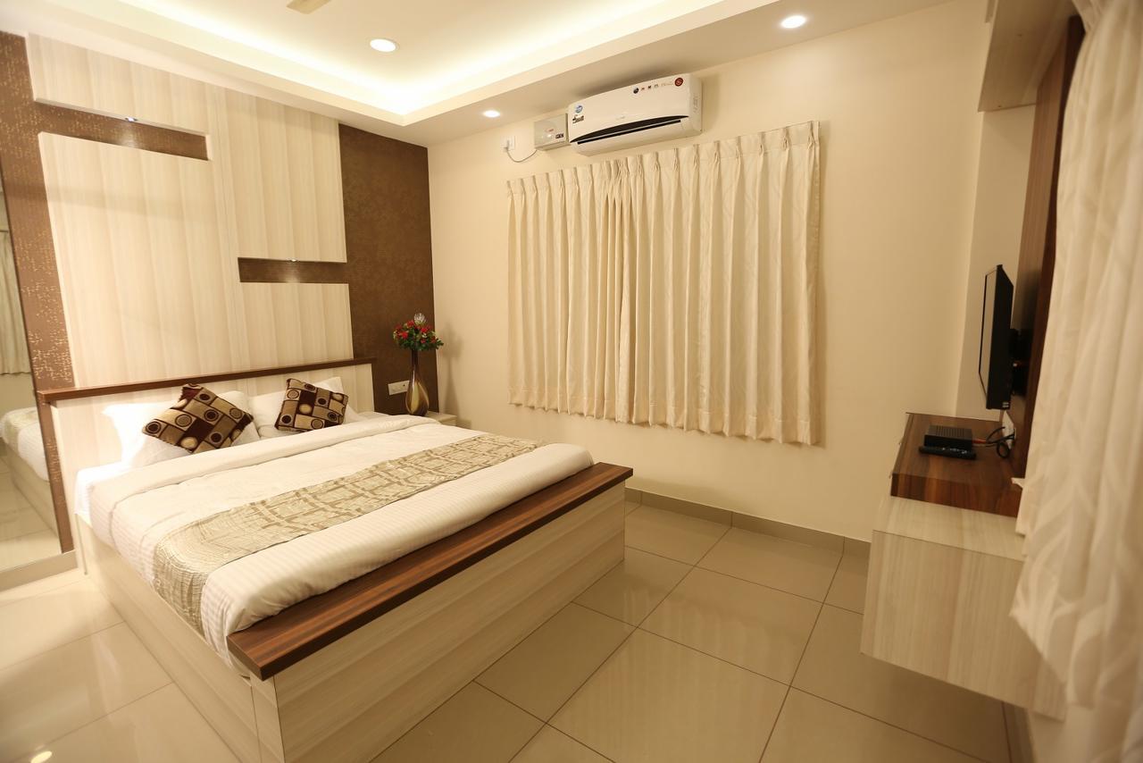 Benaka Suites Bangalore Bagian luar foto